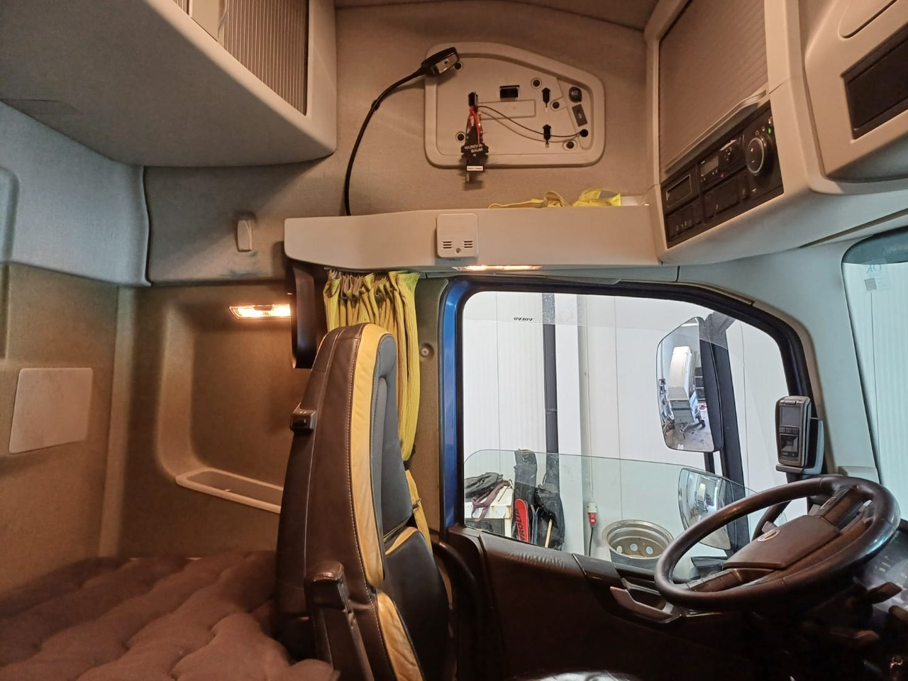 Volvo FH16 750 - Camion forestier, Camion cu macara: Foto 4 Volvo FH16 750 - Camion forestier, Camion cu macara: Foto 4