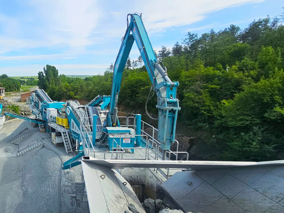 CONSTMACH Hydraulischer Abbruchhammer – Maximale Schlagkraft für Harte Abbrucharbeiten - Concasor mobil: Foto 2 CONSTMACH Hydraulischer Abbruchhammer – Maximale Schlagkraft für Harte Abbrucharbeiten - Concasor mobil: Foto 2