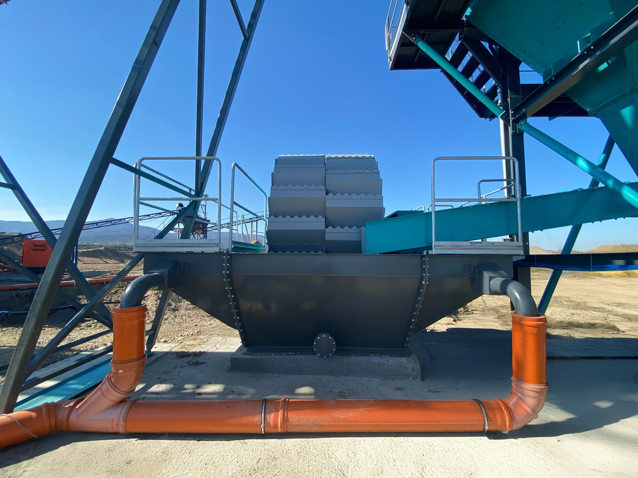 Constmach Machine À Laver Les Sables À Godets Sur Roues - Statia de sortare: Foto 2 Constmach Machine À Laver Les Sables À Godets Sur Roues - Statia de sortare: Foto 2