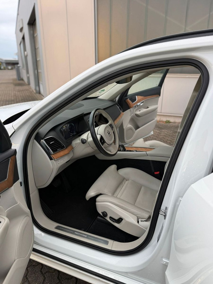 Volvo XC 90 T8 R-Des. Exp. Rech. Pl.-In Hybr. AWD 7-S. - SUV: Foto 4 Volvo XC 90 T8 R-Des. Exp. Rech. Pl.-In Hybr. AWD 7-S. - SUV: Foto 4