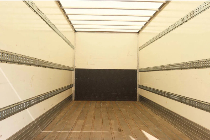 DAF LF 210 FA Bakwagen + Dhollandia 2000 kg klep extra accu set, 3x bindrail + stang. - Camion furgon: Foto 4 DAF LF 210 FA Bakwagen + Dhollandia 2000 kg klep extra accu set, 3x bindrail + stang. - Camion furgon: Foto 4