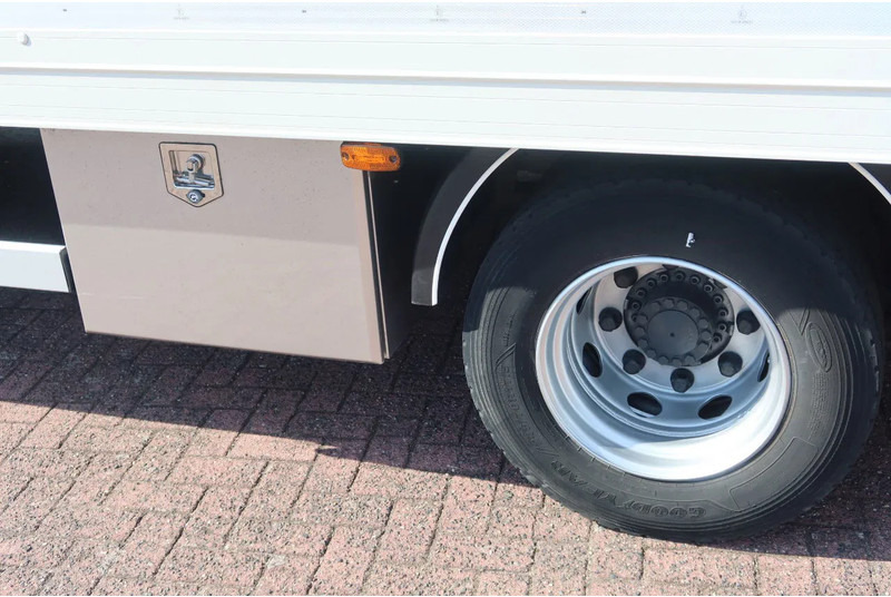 DAF LF 210 FA Bakwagen + Dhollandia 2000 kg klep extra accu set, 3x bindrail + stang. - Camion furgon: Foto 5 DAF LF 210 FA Bakwagen + Dhollandia 2000 kg klep extra accu set, 3x bindrail + stang. - Camion furgon: Foto 5