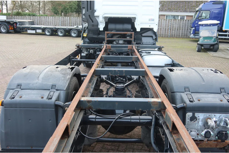 MAN TGX 18 .340 4x2 Full air Chassis, twist locks - Camion şasiu: Foto 4 MAN TGX 18 .340 4x2 Full air Chassis, twist locks - Camion şasiu: Foto 4
