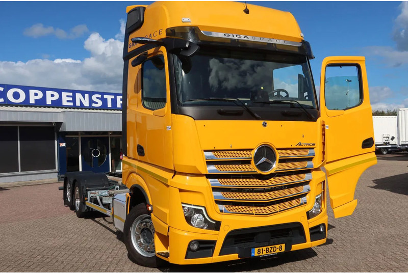 Mercedes-Benz Actros 2642 LL Chassis Cabine Giga space - Camion şasiu: Foto 2 Mercedes-Benz Actros 2642 LL Chassis Cabine Giga space - Camion şasiu: Foto 2