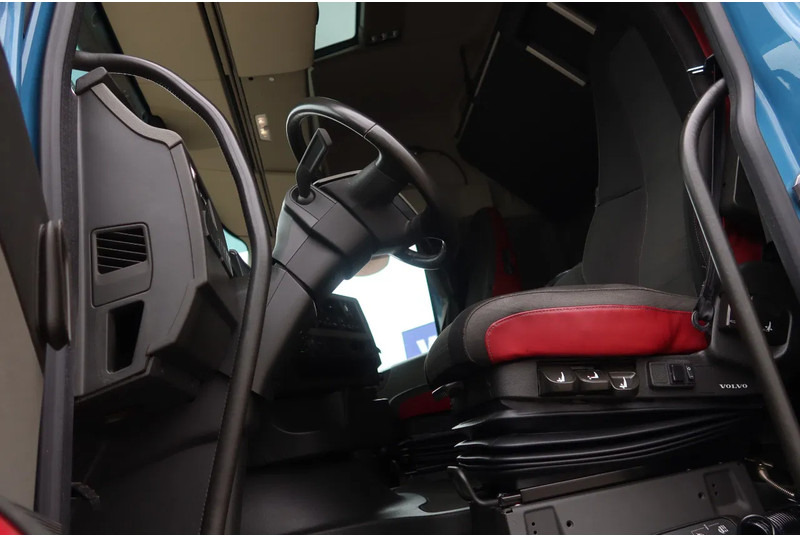 Volvo FH 460 Hooklift 8x2 Haakarm. 3x Steering axle - Camion cu sistem de cablu: Foto 5 Volvo FH 460 Hooklift 8x2 Haakarm. 3x Steering axle - Camion cu sistem de cablu: Foto 5