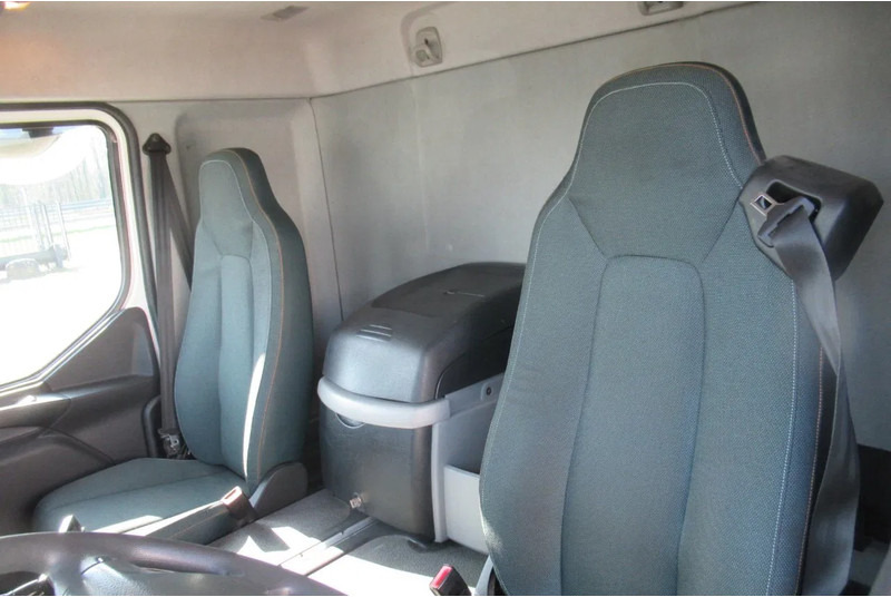 Volvo FL 250 Bakwagen + 6 deuren + Laadklep 2000 kg - Camion furgon: Foto 5 Volvo FL 250 Bakwagen + 6 deuren + Laadklep 2000 kg - Camion furgon: Foto 5