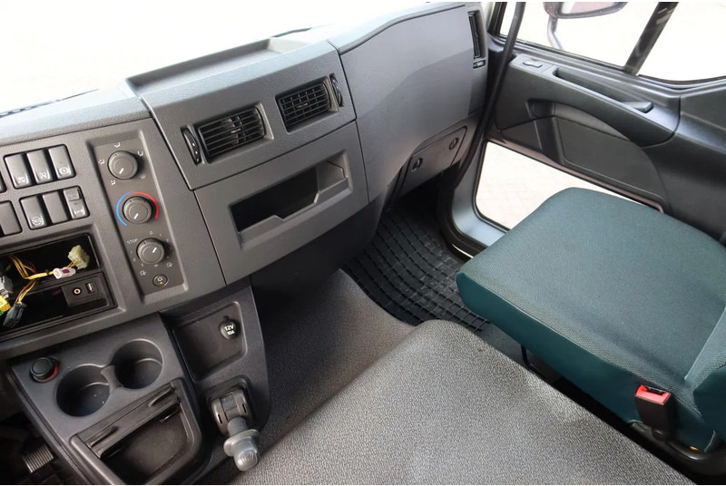 Camion furgon Volvo FL Bak + Dhollandia klep 2000 Kg: Foto 12