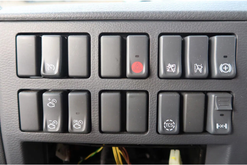 Camion furgon Volvo FL Bak + Dhollandia klep 2000 Kg: Foto 14