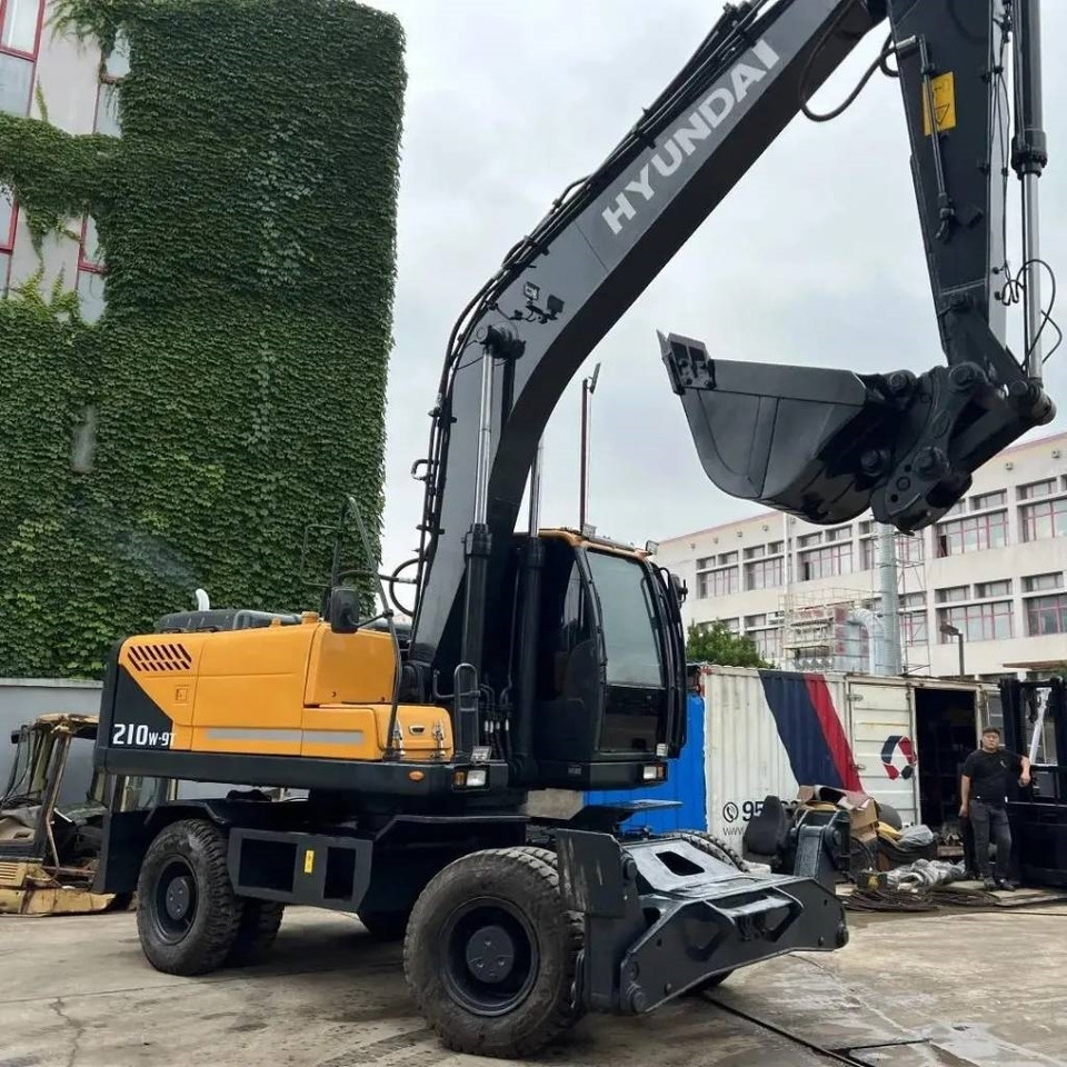 Hyundai R210W-9 - Excavator pe roţi: Foto 2 Hyundai R210W-9 - Excavator pe roţi: Foto 2