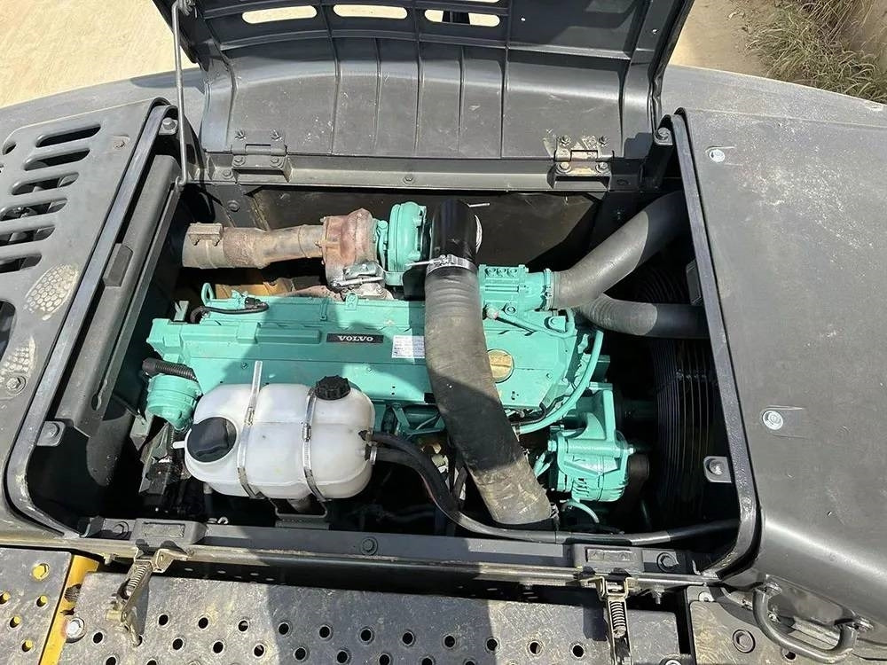 Volvo EC240D - Excavator pe şenile: Foto 5 Volvo EC240D - Excavator pe şenile: Foto 5