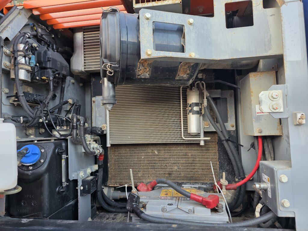 HITACHI ZX140W-6 - Excavator pe roţi: Foto 5 HITACHI ZX140W-6 - Excavator pe roţi: Foto 5