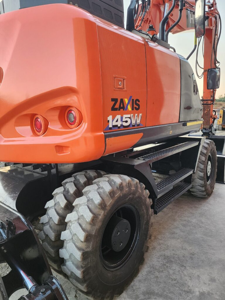 HITACHI ZX145W-6 - Excavator pe roţi: Foto 4 HITACHI ZX145W-6 - Excavator pe roţi: Foto 4