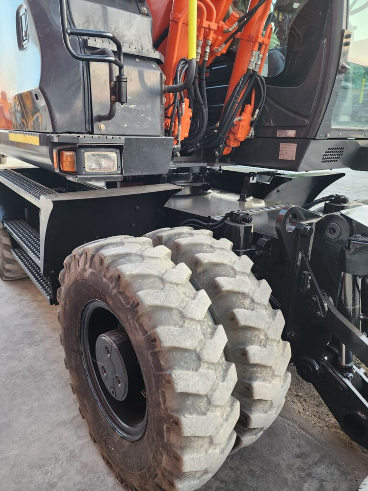 HITACHI ZX145W-6 - Excavator pe roţi: Foto 5 HITACHI ZX145W-6 - Excavator pe roţi: Foto 5