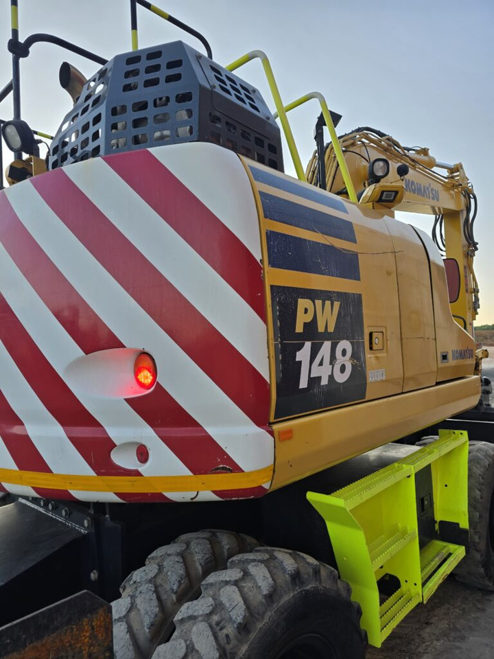 KOMATSU PW148-11 - Excavator pe roţi: Foto 5 KOMATSU PW148-11 - Excavator pe roţi: Foto 5