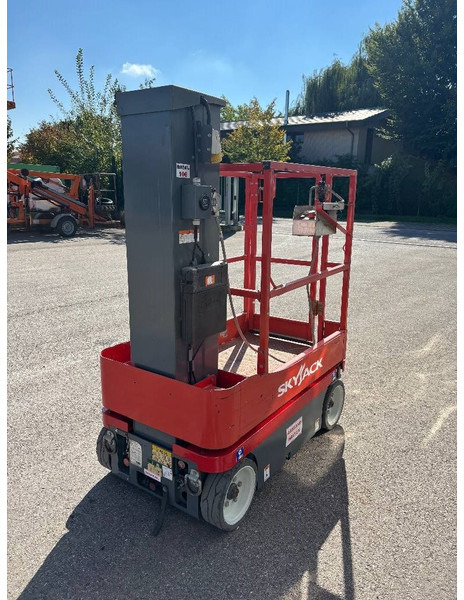 Skyjack SJ 16 6,75m Elektro Mastarbeitsbühne - Platformă verticală: Foto 4 Skyjack SJ 16 6,75m Elektro Mastarbeitsbühne - Platformă verticală: Foto 4