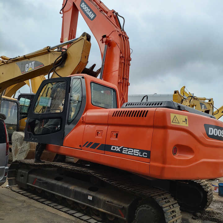 Awesome Performance Korea Imported Small Scale Used Doosan Dh60 Dh55 Dh150 Dx60 Dx225 Excavator in China - Excavator pe şenile: Foto 1 Awesome Performance Korea Imported Small Scale Used Doosan Dh60 Dh55 Dh150 Dx60 Dx225 Excavator in China - Excavator pe şenile: Foto 1