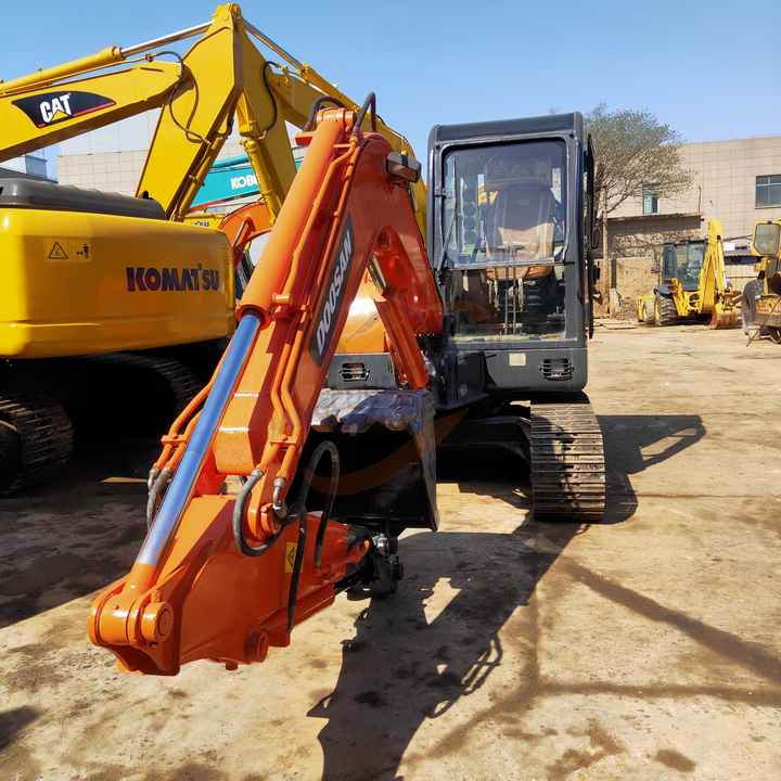 Awesome Performance Korea Imported Small Scale Used Doosan Dh60 Excavator - Excavator pe şenile: Foto 2 Awesome Performance Korea Imported Small Scale Used Doosan Dh60 Excavator - Excavator pe şenile: Foto 2