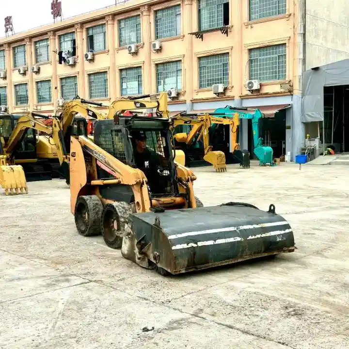 Construction Mini Equipment Case 420 Skid Steer Loader for Sale - Mini încărcător: Foto 1 Construction Mini Equipment Case 420 Skid Steer Loader for Sale - Mini încărcător: Foto 1