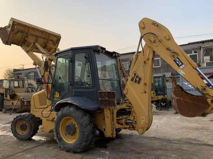 JCB 3cX backhoe loader manufactured in 2022 with telescopic boom JCB3CX JCB4CX JCB 3DX - Buldoexcavator: Foto 5 JCB 3cX backhoe loader manufactured in 2022 with telescopic boom JCB3CX JCB4CX JCB 3DX - Buldoexcavator: Foto 5
