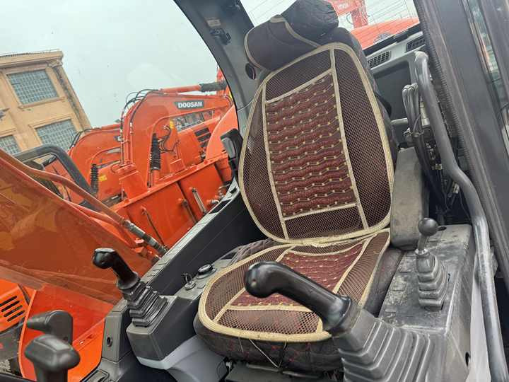 Used Excavator Doosan DX75-9C Second-hand Excavator Digger DX75-9C Compact Shovel Crawler Doosan 75 Excavator Doosan Dx75-9C - Excavator pe şenile: Foto 5 Used Excavator Doosan DX75-9C Second-hand Excavator Digger DX75-9C Compact Shovel Crawler Doosan 75 Excavator Doosan Dx75-9C - Excavator pe şenile: Foto 5