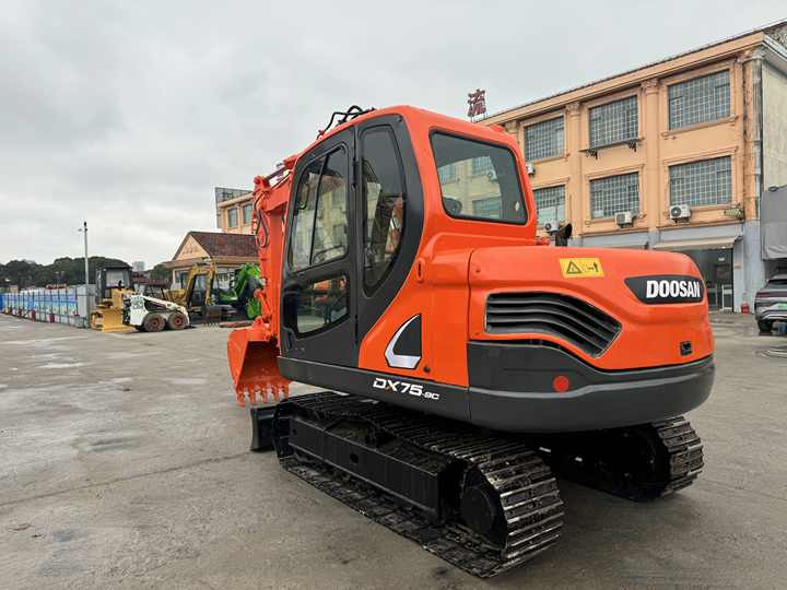 Used Excavator Doosan DX75-9C Second-hand Excavator Digger DX75-9C Compact Shovel Crawler Doosan 75 Excavator Doosan Dx75-9C - Excavator pe şenile: Foto 4 Used Excavator Doosan DX75-9C Second-hand Excavator Digger DX75-9C Compact Shovel Crawler Doosan 75 Excavator Doosan Dx75-9C - Excavator pe şenile: Foto 4