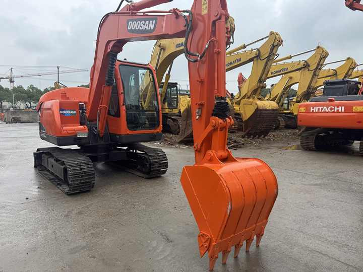 Used Excavator Doosan DX75-9C Second-hand Excavator Digger DX75-9C Compact Shovel Crawler Doosan 75 Excavator Doosan Dx75-9C - Excavator pe şenile: Foto 5 Used Excavator Doosan DX75-9C Second-hand Excavator Digger DX75-9C Compact Shovel Crawler Doosan 75 Excavator Doosan Dx75-9C - Excavator pe şenile: Foto 5