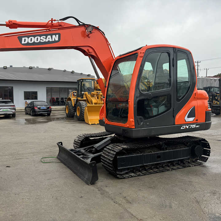 Used Excavator Doosan DX75-9C Second-hand Excavator Digger DX75-9C Compact Shovel Crawler Doosan 75 Excavator Doosan Dx75-9C - Excavator pe şenile: Foto 1 Used Excavator Doosan DX75-9C Second-hand Excavator Digger DX75-9C Compact Shovel Crawler Doosan 75 Excavator Doosan Dx75-9C - Excavator pe şenile: Foto 1
