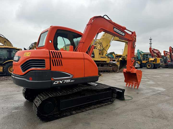 Used Excavator Doosan DX75-9C Second-hand Excavator Digger DX75-9C Compact Shovel Crawler Doosan 75 Excavator Doosan Dx75-9C - Excavator pe şenile: Foto 4 Used Excavator Doosan DX75-9C Second-hand Excavator Digger DX75-9C Compact Shovel Crawler Doosan 75 Excavator Doosan Dx75-9C - Excavator pe şenile: Foto 4