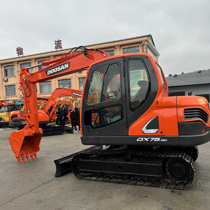 Used Excavator Doosan DX75-9C Second-hand Excavator Digger DX75-9C Compact Shovel Crawler Doosan 75 Excavator Doosan Dx75-9C - Excavator pe şenile: Foto 1 Used Excavator Doosan DX75-9C Second-hand Excavator Digger DX75-9C Compact Shovel Crawler Doosan 75 Excavator Doosan Dx75-9C - Excavator pe şenile: Foto 1