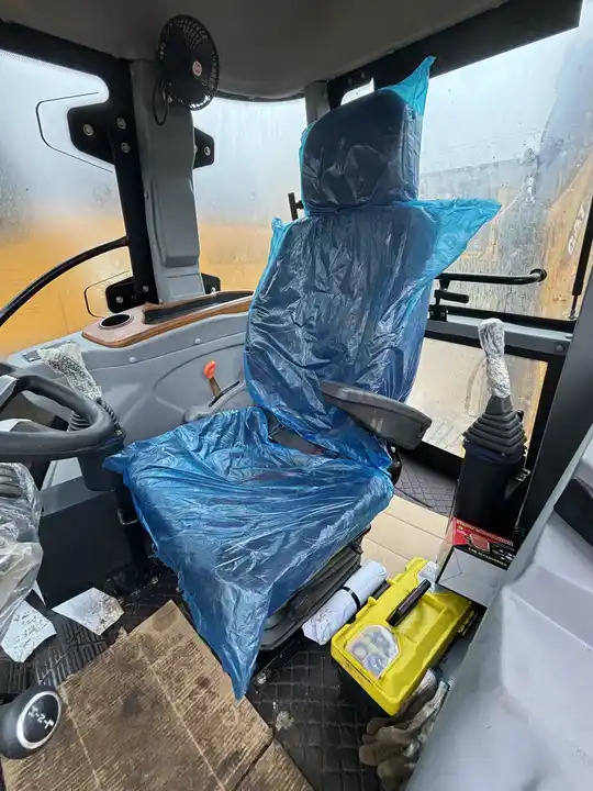 Used caterpillar backhoe loader CAT 420F2 in good condition for sale - Buldoexcavator: Foto 5 Used caterpillar backhoe loader CAT 420F2 in good condition for sale - Buldoexcavator: Foto 5