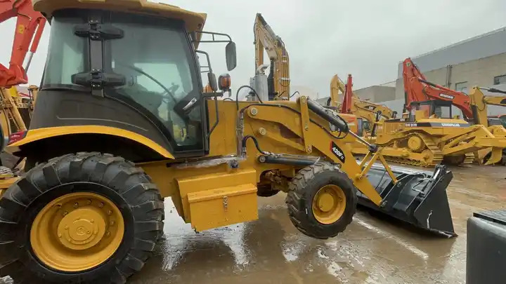 Used caterpillar backhoe loader CAT 420F2 in good condition for sale - Buldoexcavator: Foto 2 Used caterpillar backhoe loader CAT 420F2 in good condition for sale - Buldoexcavator: Foto 2