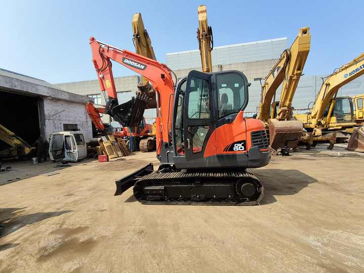 Used excavator doosan dx60 excavators machinery doosan dx60 dx80 dx75 dx225 dh60 dh60-7 excavator - Excavator pe şenile: Foto 4 Used excavator doosan dx60 excavators machinery doosan dx60 dx80 dx75 dx225 dh60 dh60-7 excavator - Excavator pe şenile: Foto 4