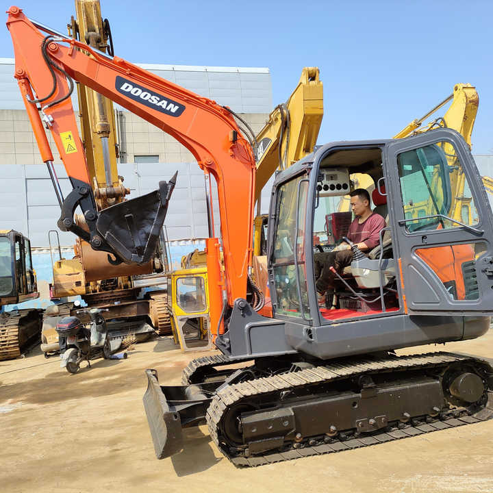 Used excavator doosan dx60 excavators machinery doosan dx60 dx80 dx75 dx225 dh60 dh60-7 excavator - Excavator pe şenile: Foto 1 Used excavator doosan dx60 excavators machinery doosan dx60 dx80 dx75 dx225 dh60 dh60-7 excavator - Excavator pe şenile: Foto 1