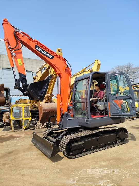Used excavator doosan dx60 excavators machinery doosan dx60 dx80 dx75 dx225 dh60 dh60-7 excavator - Excavator pe şenile: Foto 3 Used excavator doosan dx60 excavators machinery doosan dx60 dx80 dx75 dx225 dh60 dh60-7 excavator - Excavator pe şenile: Foto 3