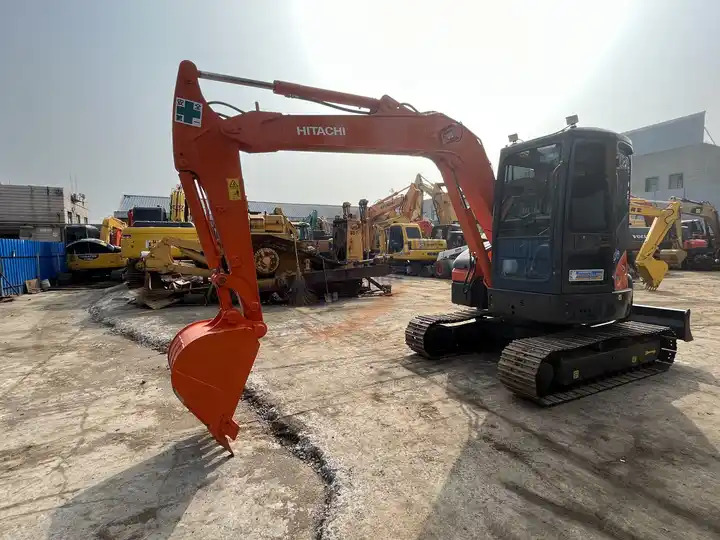 Used Excavator Hitachi Zaxis55ur good quality made in japan Hitachi ZX55ur crawler excavator - Excavator pe şenile: Foto 2 Used Excavator Hitachi Zaxis55ur good quality made in japan Hitachi ZX55ur crawler excavator - Excavator pe şenile: Foto 2