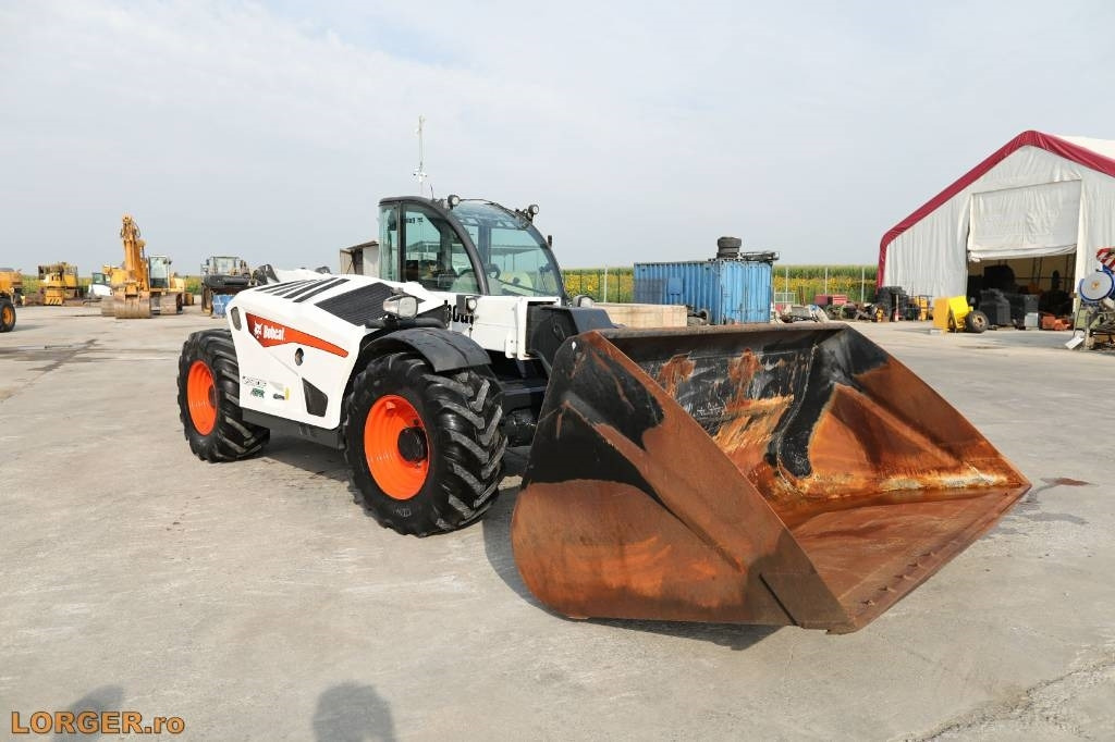 Bobcat TL38.70HF - Stivuitor telescopic: Foto 4 Bobcat TL38.70HF - Stivuitor telescopic: Foto 4