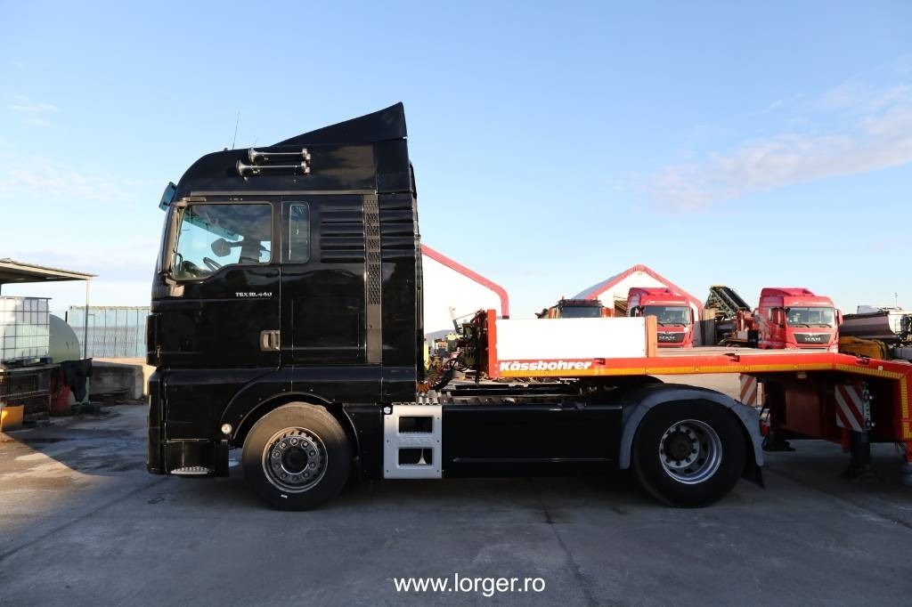 MAN TGX 18.440 4x2 BLS + Trailer Kässbohrer LB3 Lowbed - Cap tractor: Foto 2 MAN TGX 18.440 4x2 BLS + Trailer Kässbohrer LB3 Lowbed - Cap tractor: Foto 2