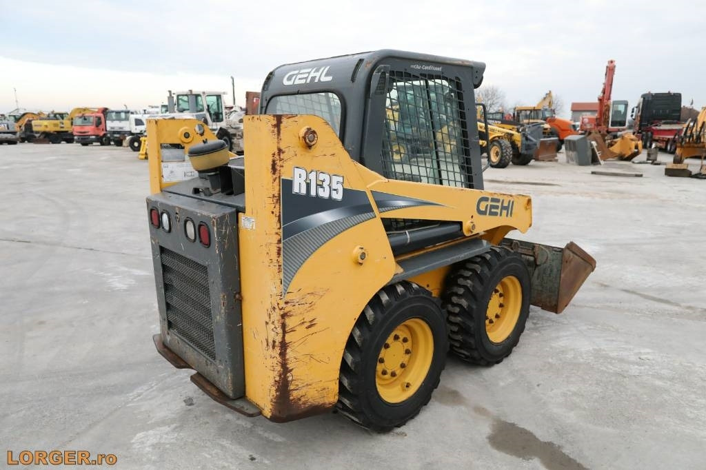 Gehl R 135 - Mini încărcător: Foto 3 Gehl R 135 - Mini încărcător: Foto 3
