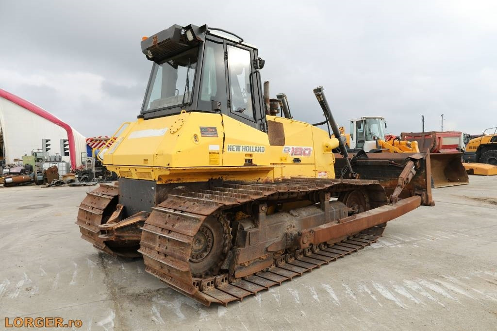 New Holland D 180 - Buldozer: Foto 2 New Holland D 180 - Buldozer: Foto 2