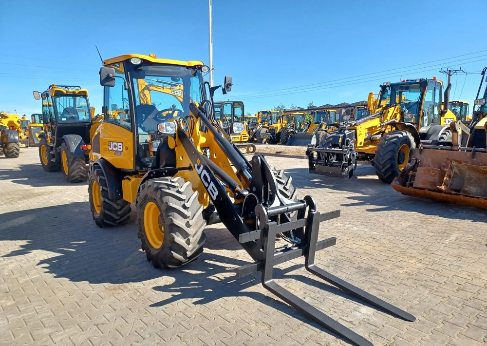 JCB 406 - Încărcător frontal pe pneuri: Foto 2 JCB 406 - Încărcător frontal pe pneuri: Foto 2
