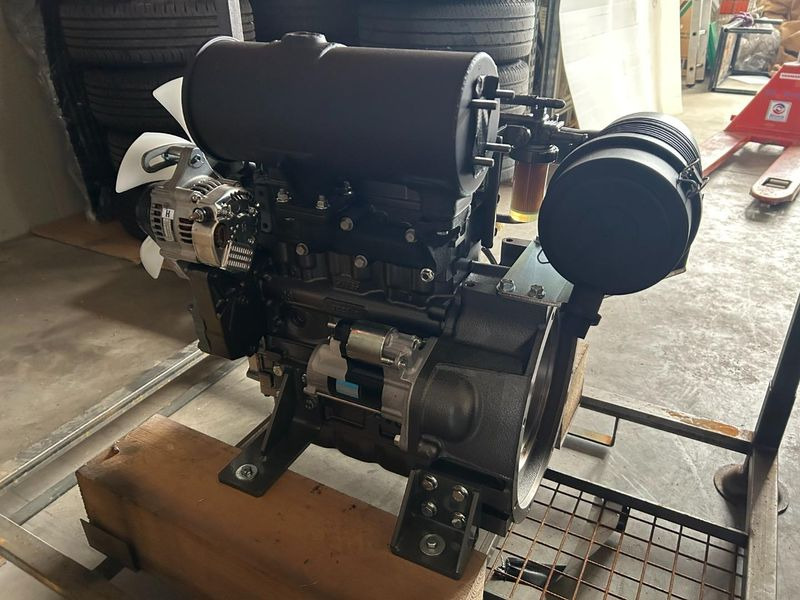 Yanmar 3TNV76 18,2kW @ 3200 U/min-1 - Motor pentru Utilaje constructii: Foto 3 Yanmar 3TNV76 18,2kW @ 3200 U/min-1 - Motor pentru Utilaje constructii: Foto 3