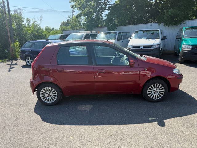 Fiat Punto Aktueller HU Motorschaden - Berlină/ Sedan: Foto 3 Fiat Punto Aktueller HU Motorschaden - Berlină/ Sedan: Foto 3