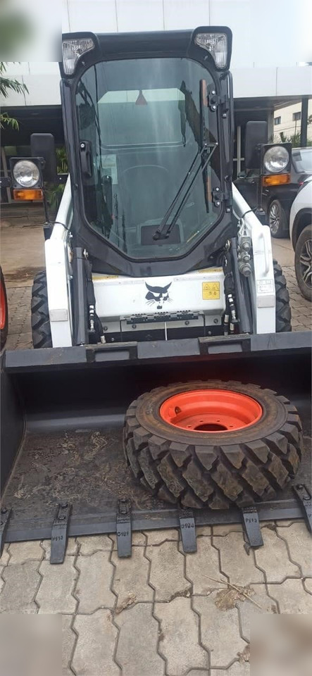 BOBCAT S450 - Mini încărcător: Foto 3 BOBCAT S450 - Mini încărcător: Foto 3