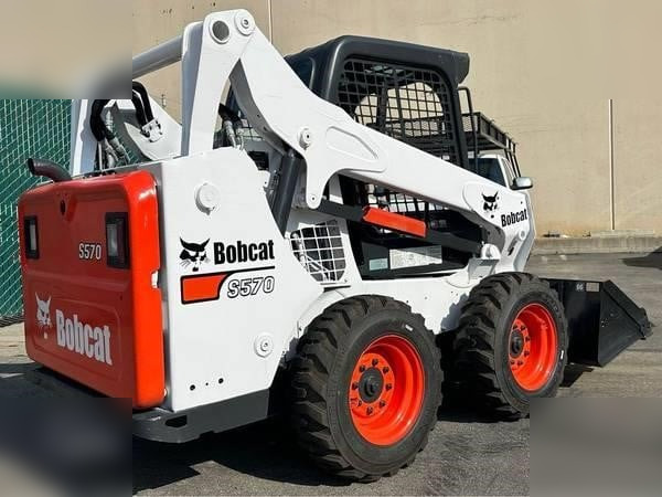 BOBCAT S570 - Mini încărcător: Foto 1 BOBCAT S570 - Mini încărcător: Foto 1