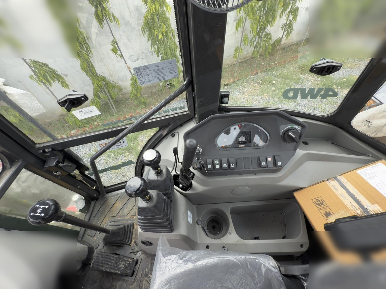 Buldoexcavator nou CASE 770NX MAGNUM: Foto 18 Buldoexcavator nou CASE 770NX MAGNUM: Foto 18