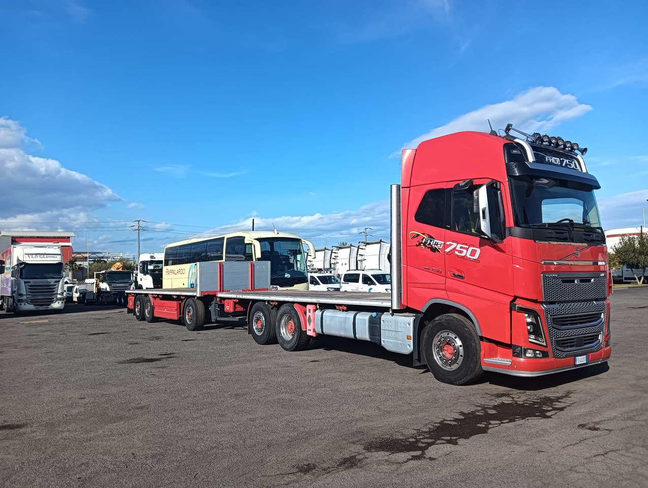 VOLVO FH16 750 - Camion platformă: Foto 4 VOLVO FH16 750 - Camion platformă: Foto 4