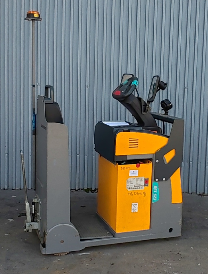 Jungheinrich ezs 130 / 2019y/ 2392mh - Tractor electric: Foto 2 Jungheinrich ezs 130 / 2019y/ 2392mh - Tractor electric: Foto 2