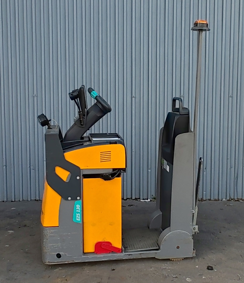 Jungheinrich ezs 130 / 2019y/ 2447mh - Tractor electric: Foto 1 Jungheinrich ezs 130 / 2019y/ 2447mh - Tractor electric: Foto 1