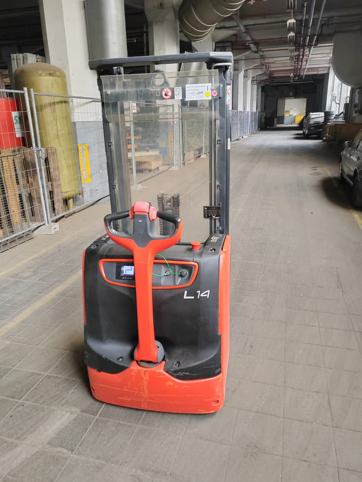 Linde L14 2.9m/ initial/ free lift - Transpalet la mare înălţime: Foto 3 Linde L14 2.9m/ initial/ free lift - Transpalet la mare înălţime: Foto 3
