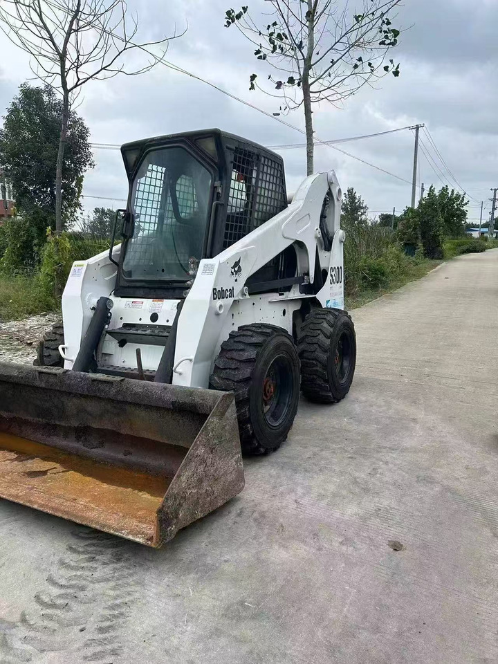 Bobcat S300 - Mini încărcător: Foto 4 Bobcat S300 - Mini încărcător: Foto 4